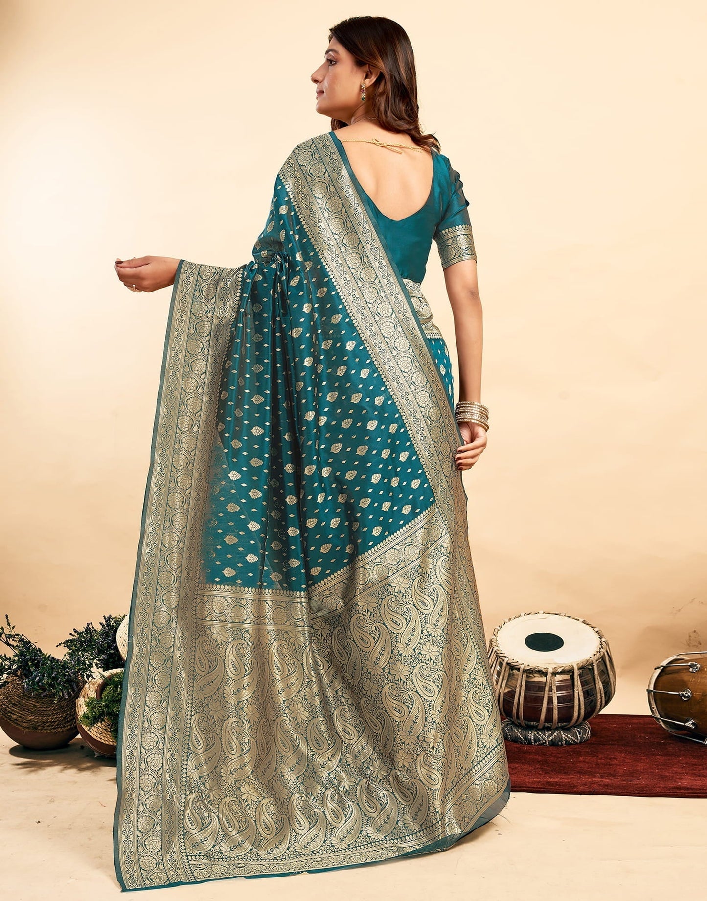 Incredible Dark Green Kanjivaram Silk With Demure Blouse Piece