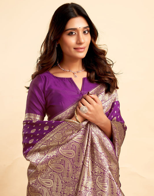 Incredible Dark Green Kanjivaram Silk With Demure Blouse Piece