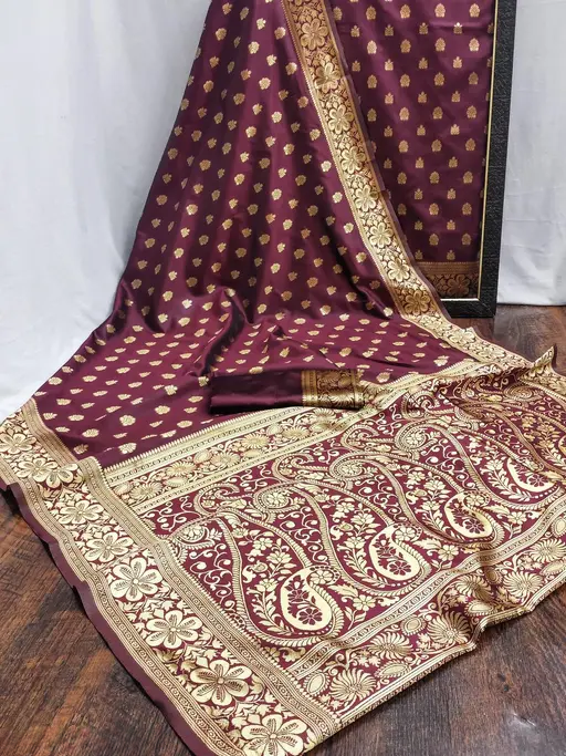 Desirable Maroon Banarasi Silk Saree With Assemblage Blouse Piece