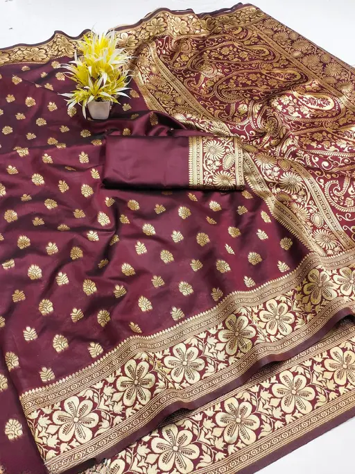 Desirable Maroon Banarasi Silk Saree With Assemblage Blouse Piece