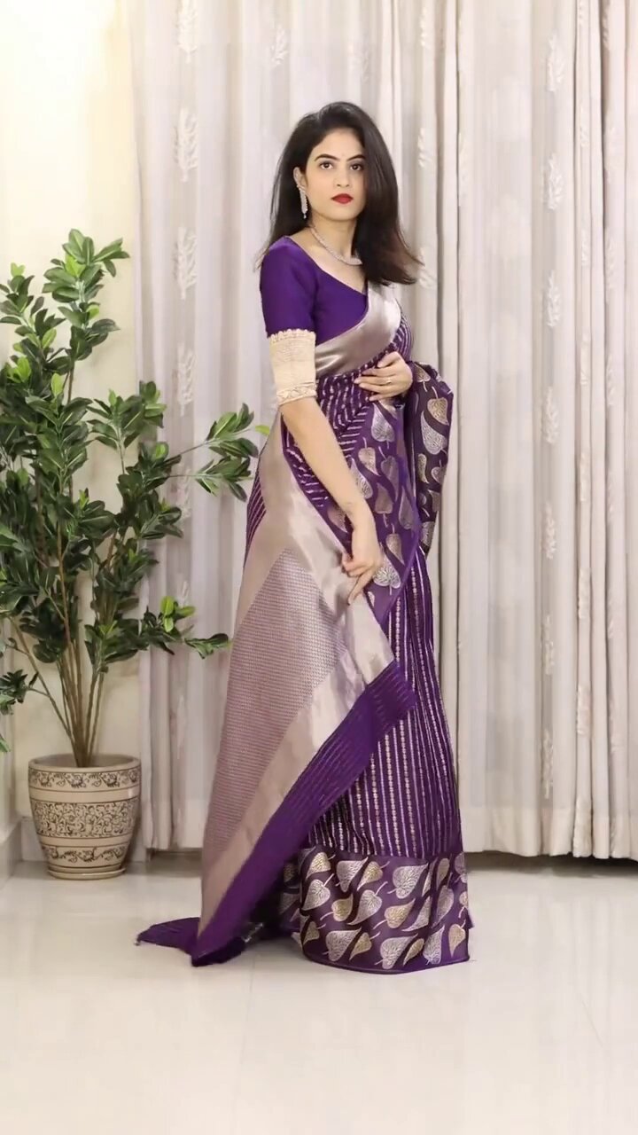 Snappy Purple Pure Kanjivaram Silk Saree with Artistic Blouse Piece