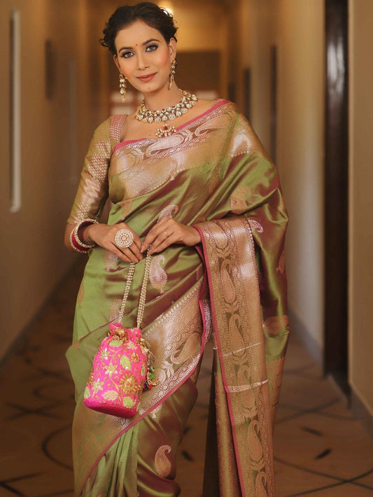Phenomenal Green Kanjivaram Silk Saree With Outstanding Blouse Piece