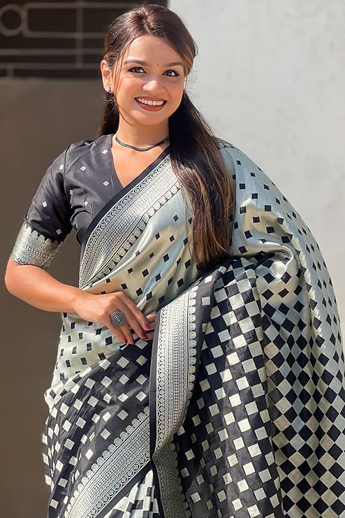 Beauteous Black Soft Silk Saree With Twirling Blouse Piece