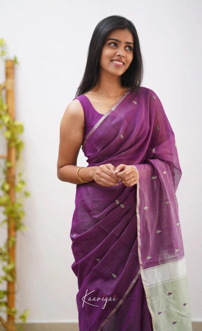 Tempting Purple Kanjivaram Silk Saree With Snappy Blouse Piece