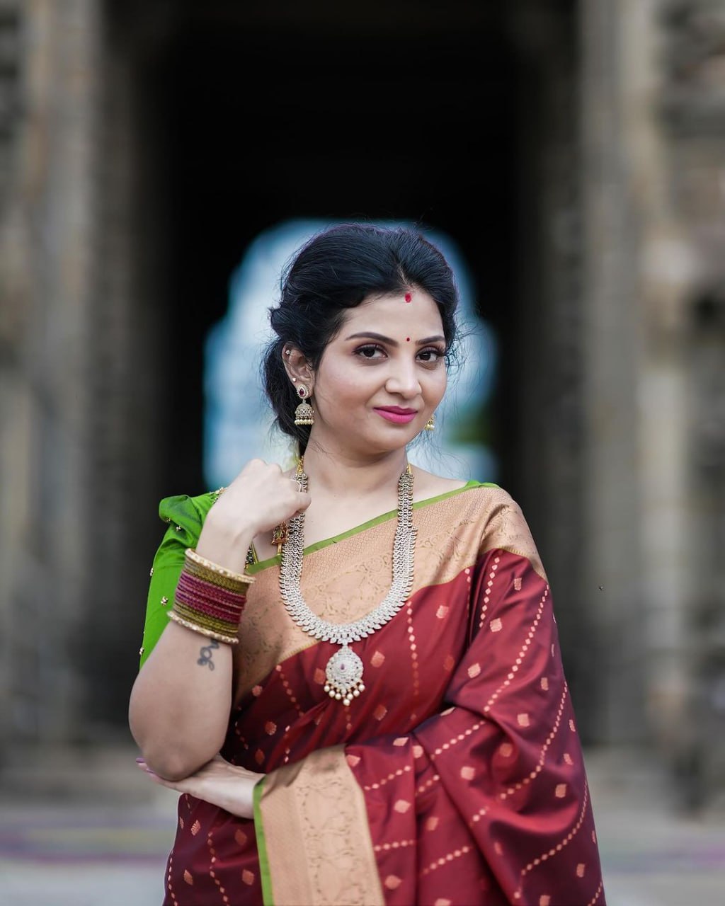 Blooming Maroon Soft Silk Saree With Vivacious Blouse Piece