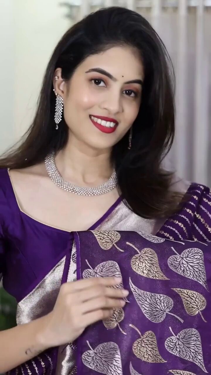 Snappy Purple Pure Kanjivaram Silk Saree with Artistic Blouse Piece