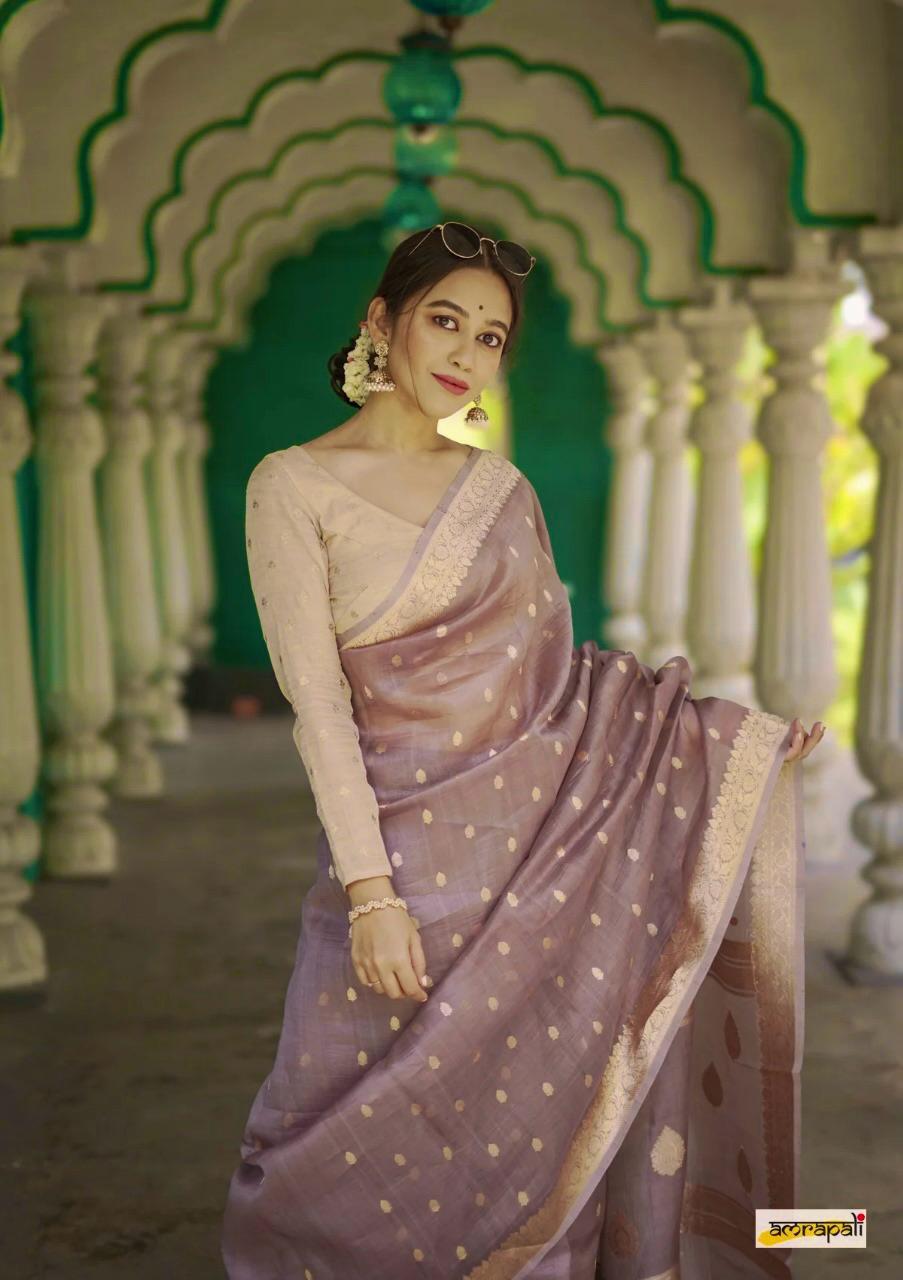 Lissome Cream Soft Silk Saree with Mellifluous Blouse Piece