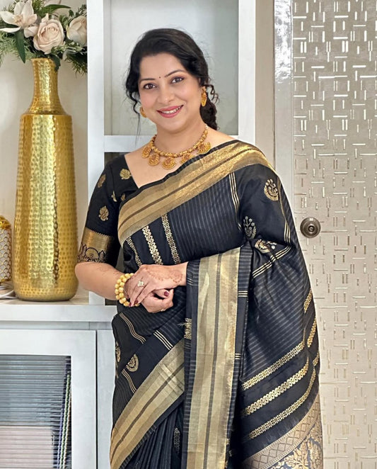 Beauteous Black Soft Silk Saree With Twirling Blouse Piece