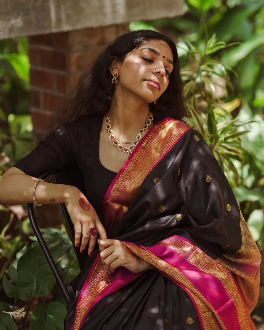 Blooming Red Cotton Silk Saree With Wonderful Blouse Piece