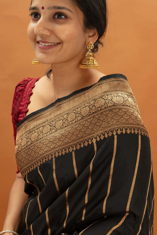 Incredible Green Cotton Silk Saree With Fantabulous Blouse Piece