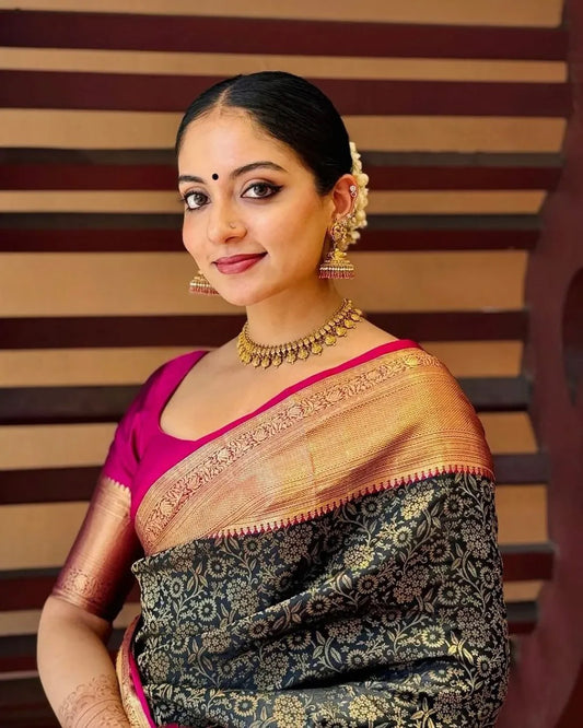 Opulent Green Kanjivaram Silk With Redolent Blouse Piece