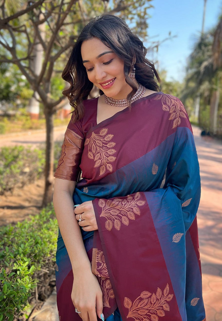 Delightful Purple Soft Banarasi Silk Saree With Classic Blouse Piece