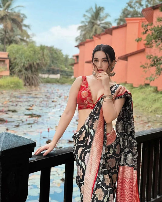 Exceptional Black Kanjivaram Silk With Redolent Blouse Piece