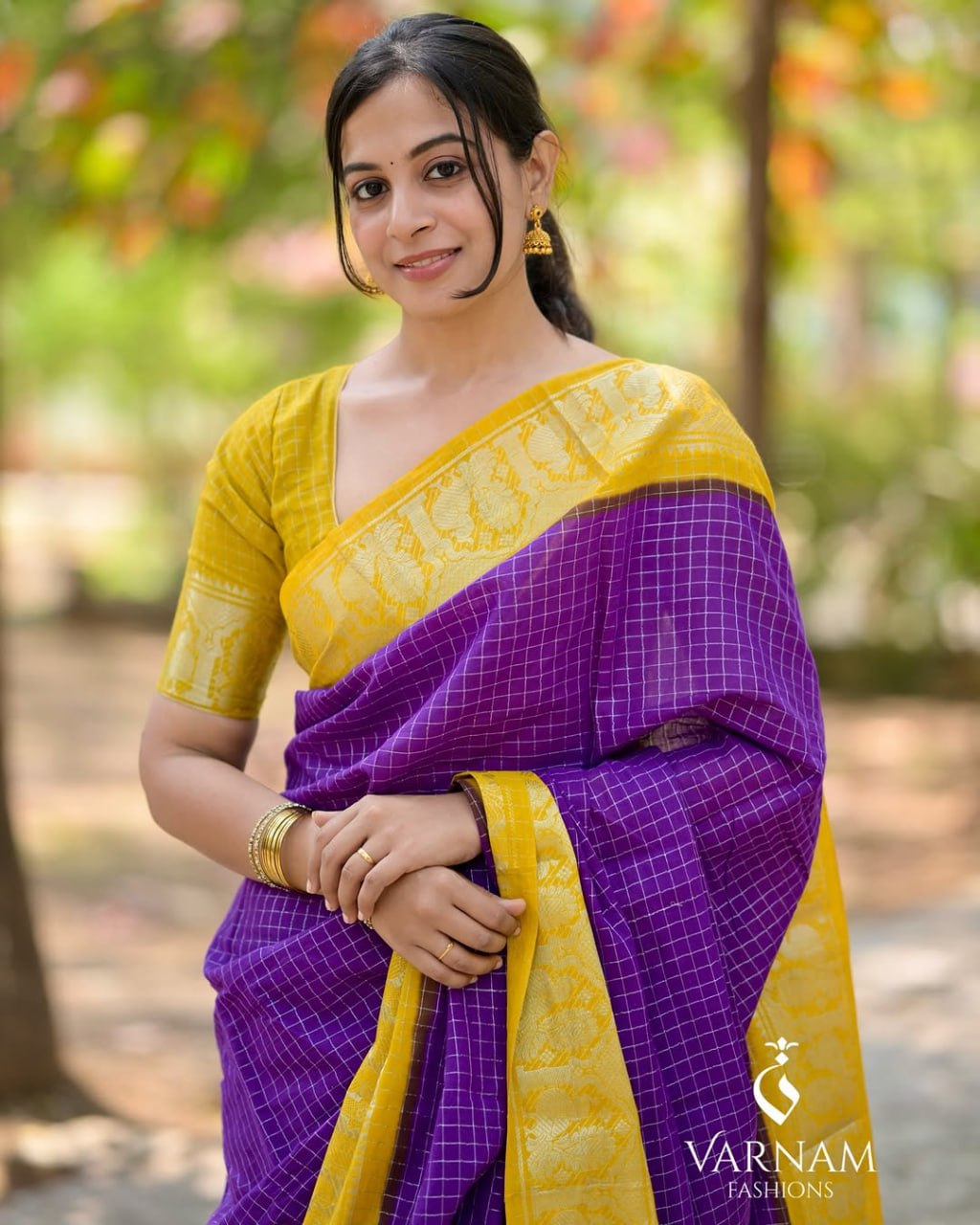 Stunning Blue Soft Silk Saree With Flaunt Blouse Piece