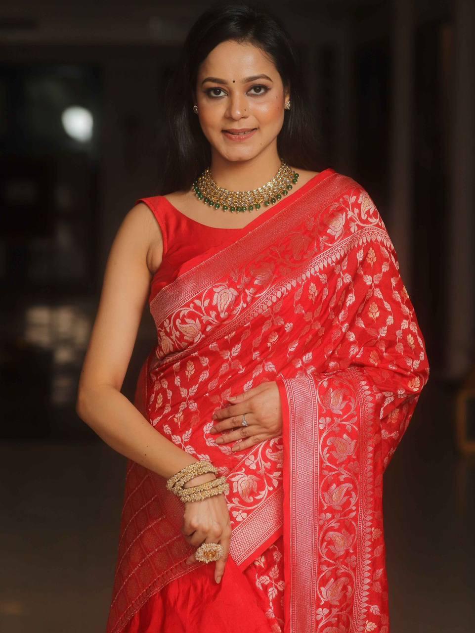 Imaginative Red Cotton Silk Saree With Aplomb Blouse Piece