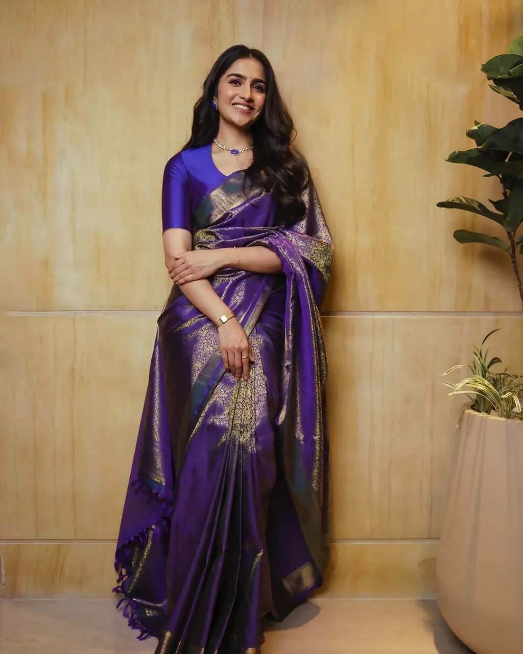 Felicitous Navy Blue Soft Silk Saree With Pretty Blouse Piece