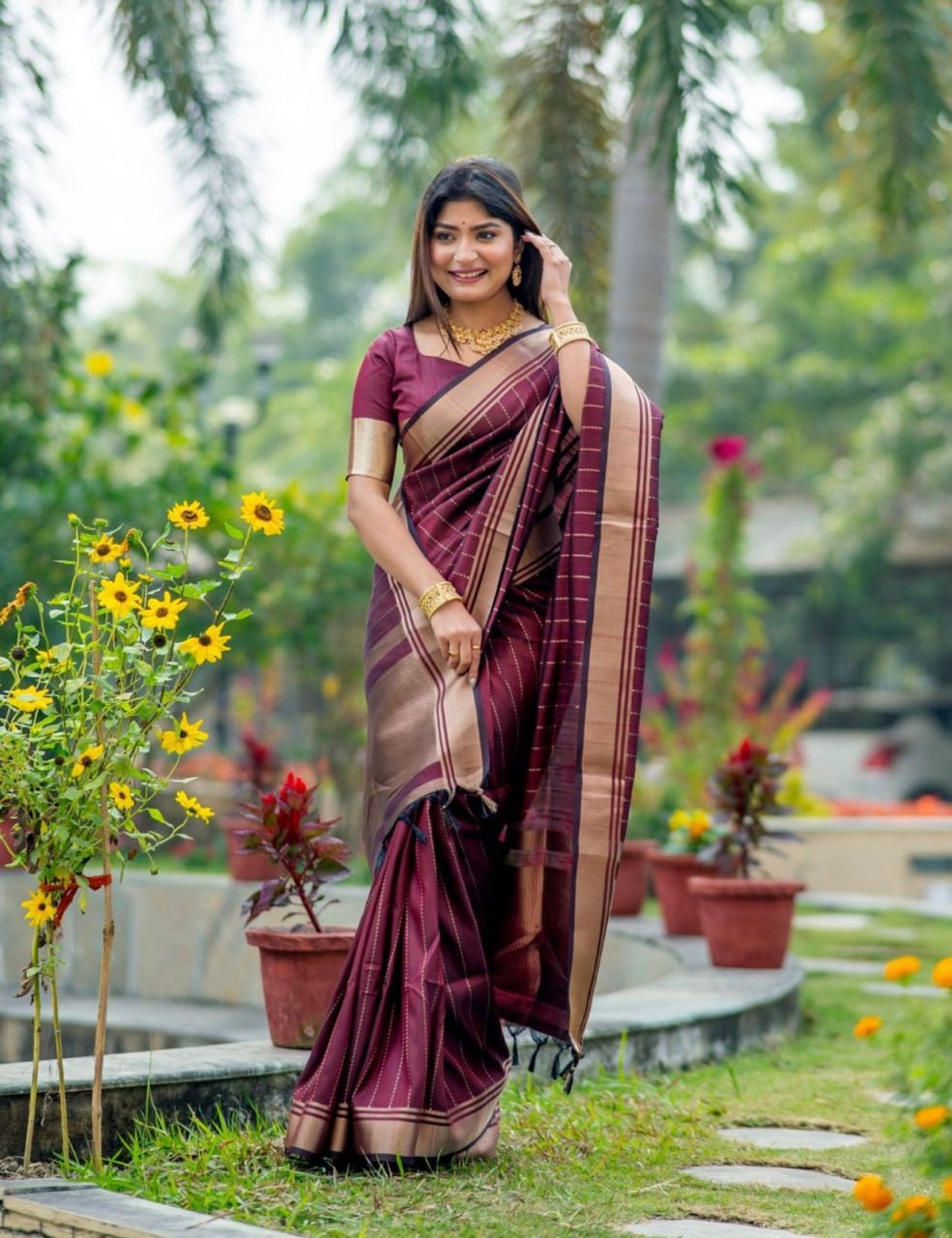 Gossamer Maroon Soft Silk Saree With Mellifluous Blouse Piece