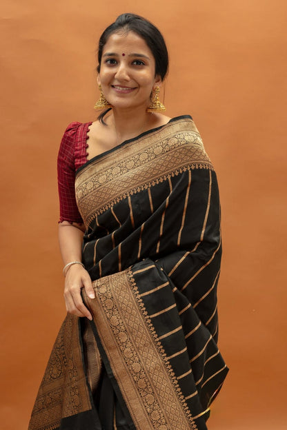 Incredible Green Cotton Silk Saree With Fantabulous Blouse Piece