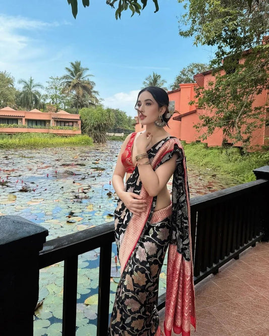 Exceptional Black Kanjivaram Silk With Redolent Blouse Piece