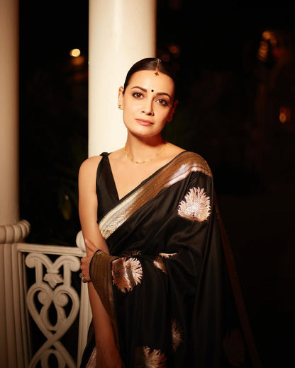 Beauteous Black Soft Silk Saree With Twirling Blouse Piece