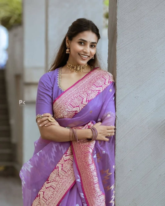 Unequalled Purple Soft Silk Saree With Tremendous Blouse Piece