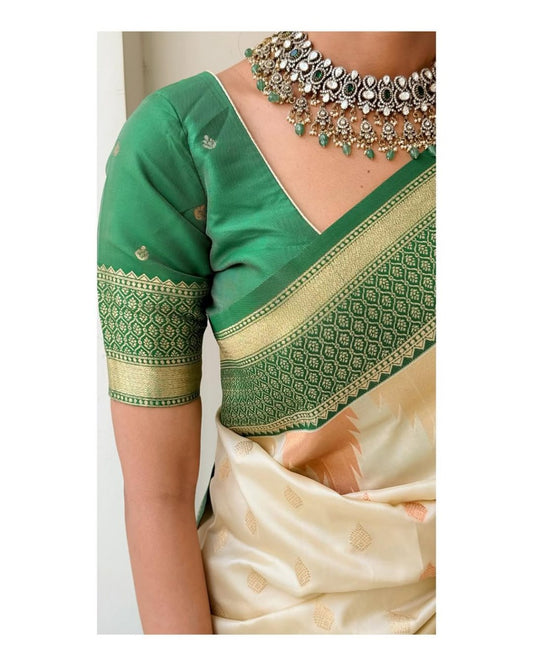 Surpassing Dark Green Soft Silk Saree With Dazzling Blouse Piece