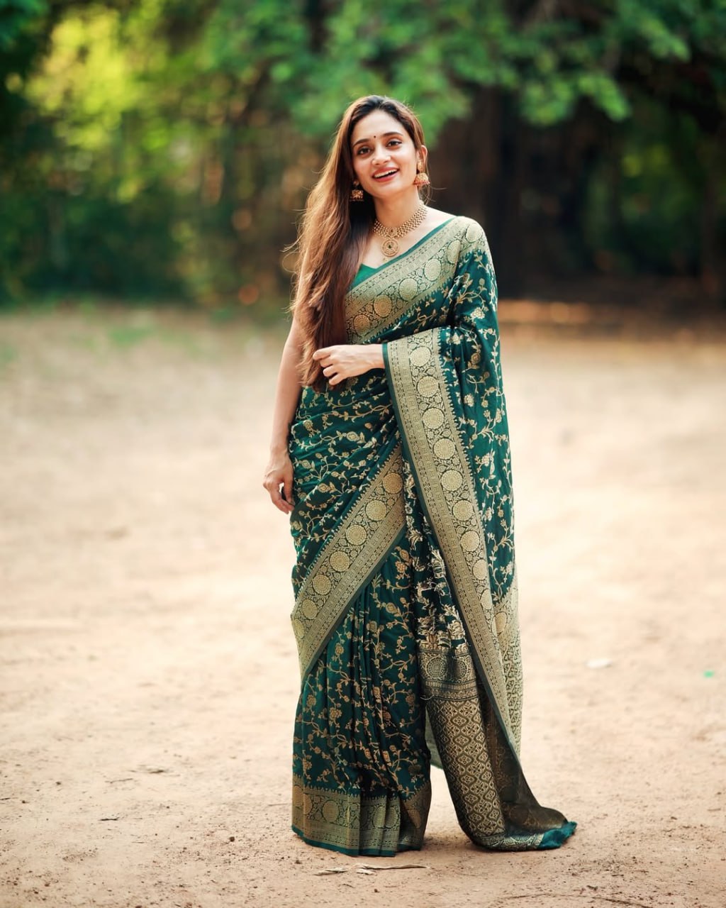 Surpassing Dark Green Soft Silk Saree With Dazzling Blouse Piece