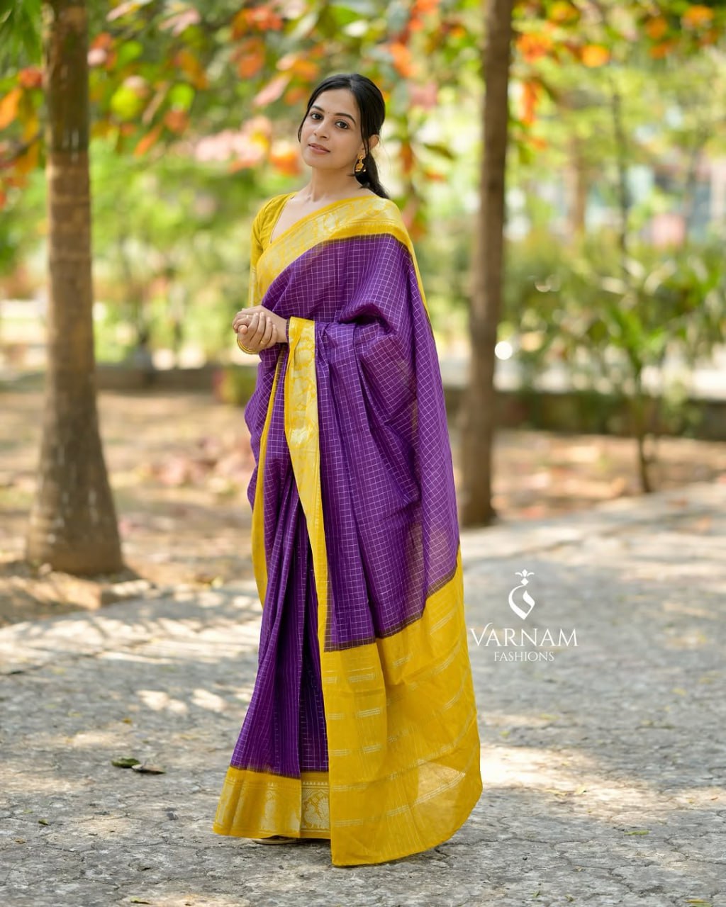 Stunning Blue Soft Silk Saree With Flaunt Blouse Piece