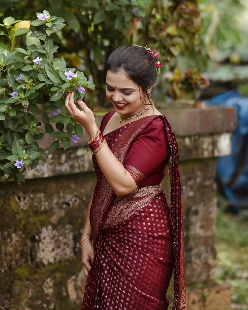 Stylish Red Soft Silk Saree With Blooming Blouse Piece