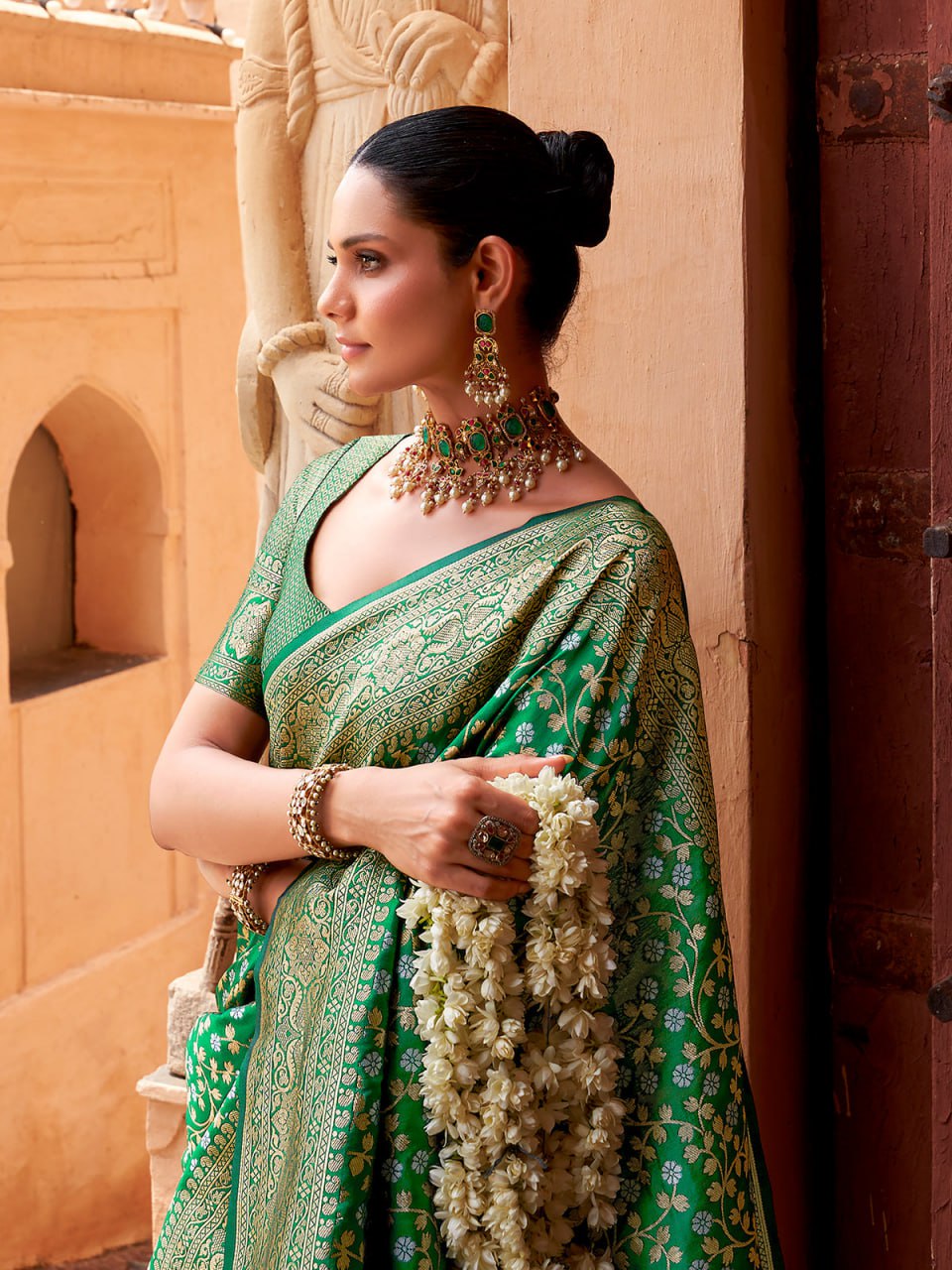 Imbrication Dark Green Soft Silk Saree With Desirable Blouse Piece
