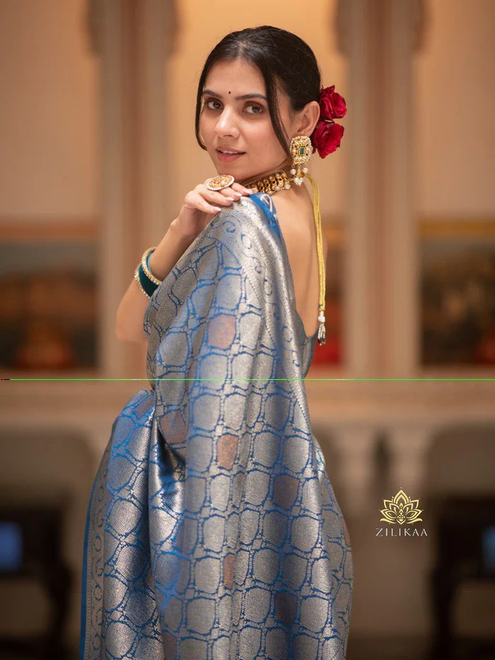 Splendorous Rama Kanjivaram Silk Saree With Felicitous Blouse Piece