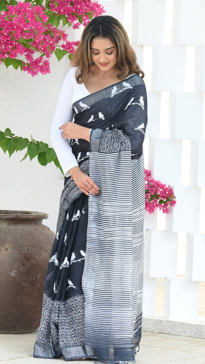 Sensational Black Soft Silk Saree With Gratifying Blouse Piece
