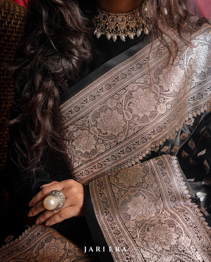 Murmurous Black Kanjivaram Silk With Fairytale Blouse Piece
