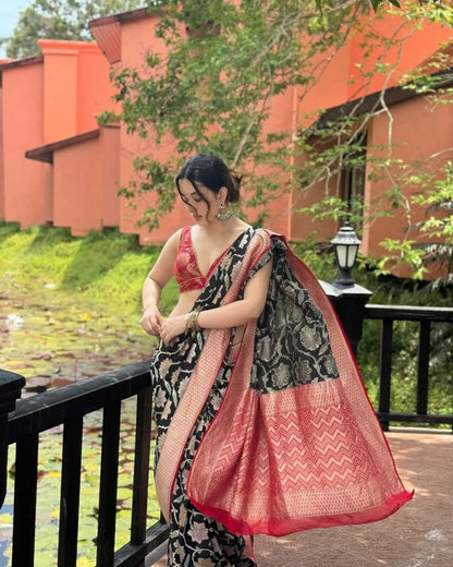 Exceptional Black Kanjivaram Silk With Redolent Blouse Piece
