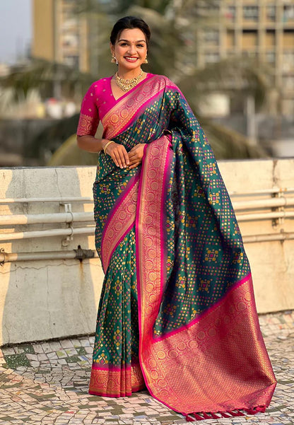 Desultory Dark Green Paithani Silk Saree With Elision Blouse Piece