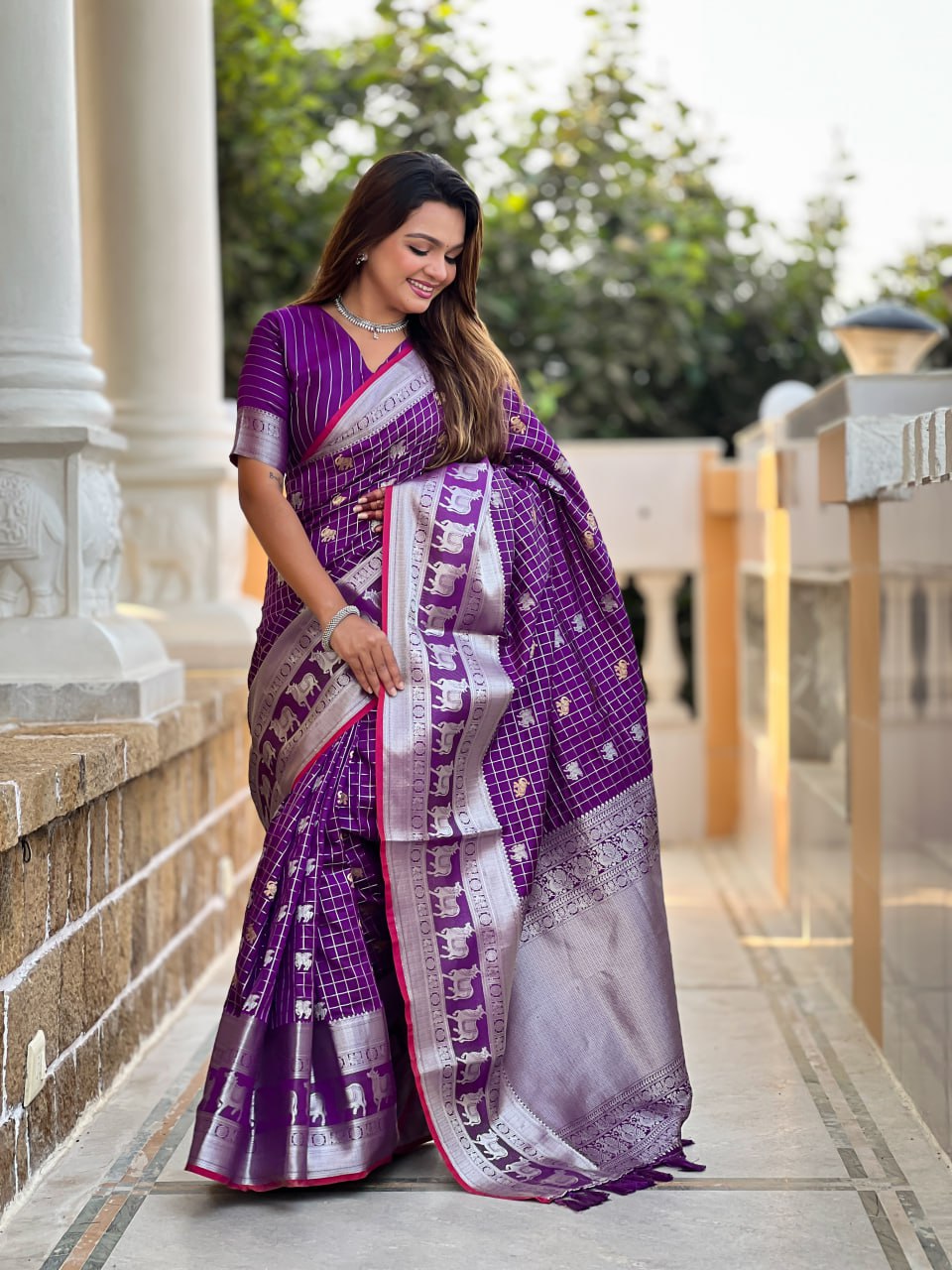 Snappy Purple Pure Kanjivaram Silk Saree with Artistic Blouse Piece