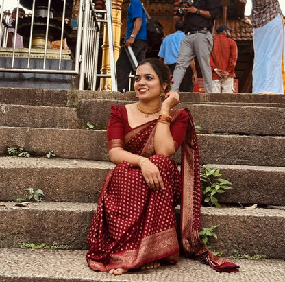 Stylish Red Soft Silk Saree With Blooming Blouse Piece