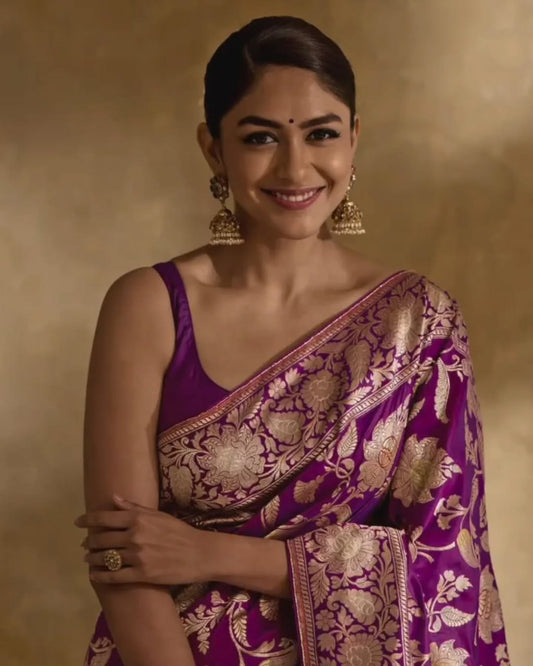 Desirable Purple Banarasi Silk Saree With Prettiest Blouse Piece