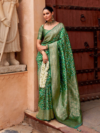 Imbrication Dark Green Soft Silk Saree With Desirable Blouse Piece