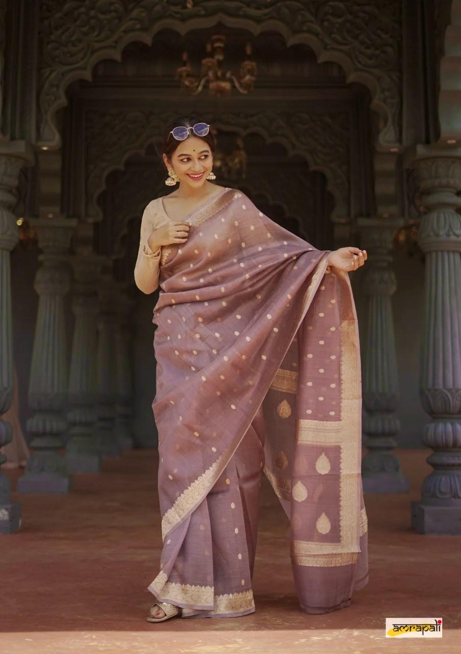 Lissome Cream Soft Silk Saree with Mellifluous Blouse Piece