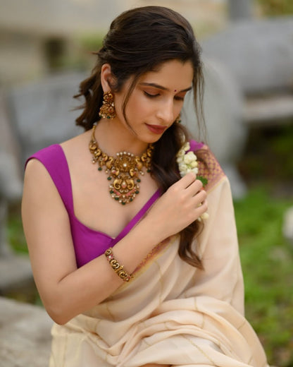 Lissome Cream Soft Silk Saree with Mellifluous Blouse Piece