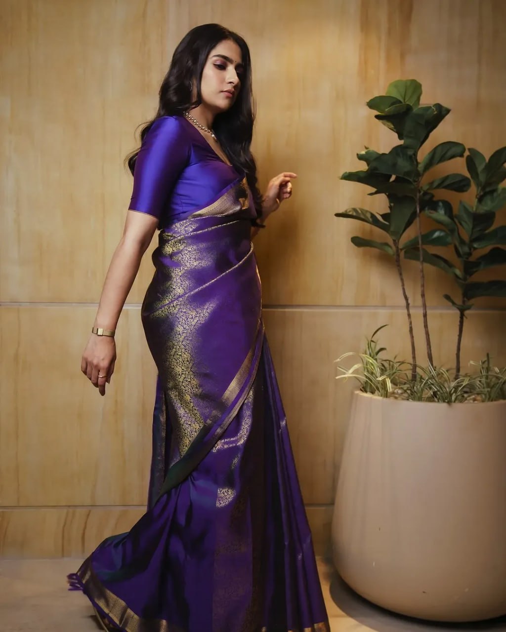 Felicitous Navy Blue Soft Silk Saree With Pretty Blouse Piece