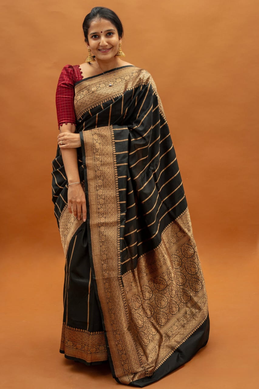 Incredible Green Cotton Silk Saree With Fantabulous Blouse Piece