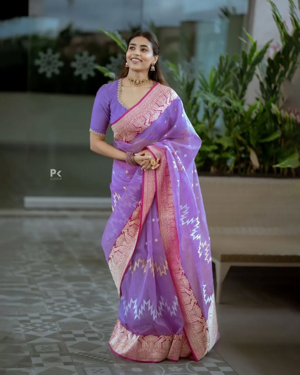 Unequalled Purple Soft Silk Saree With Tremendous Blouse Piece