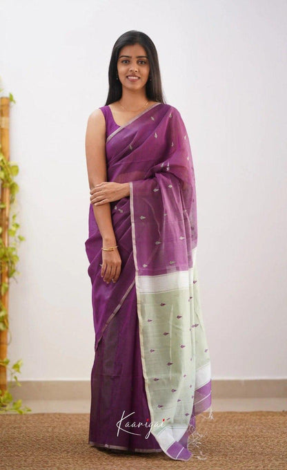 Tempting Purple Kanjivaram Silk Saree With Snappy Blouse Piece