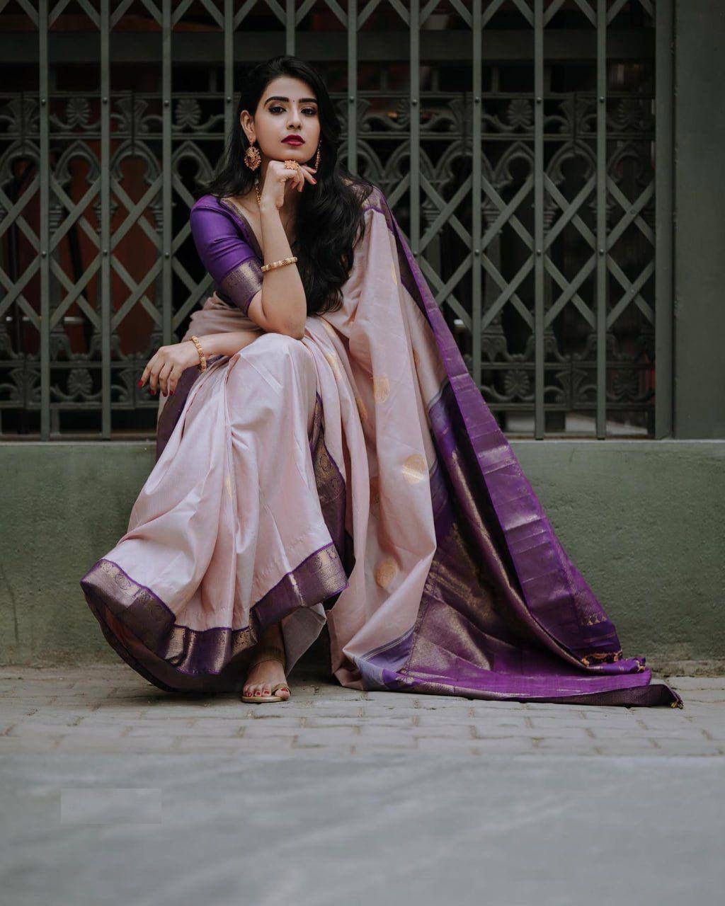 Luxuriant Purple Soft Silk Saree With Snappy Blouse Piece