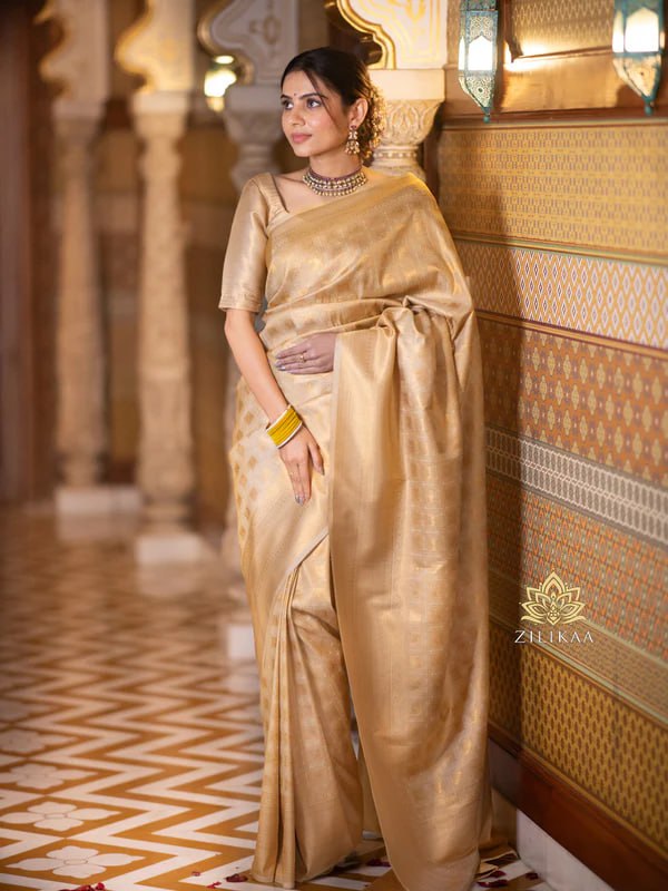 Lissome Cream Soft Silk Saree with Mellifluous Blouse Piece