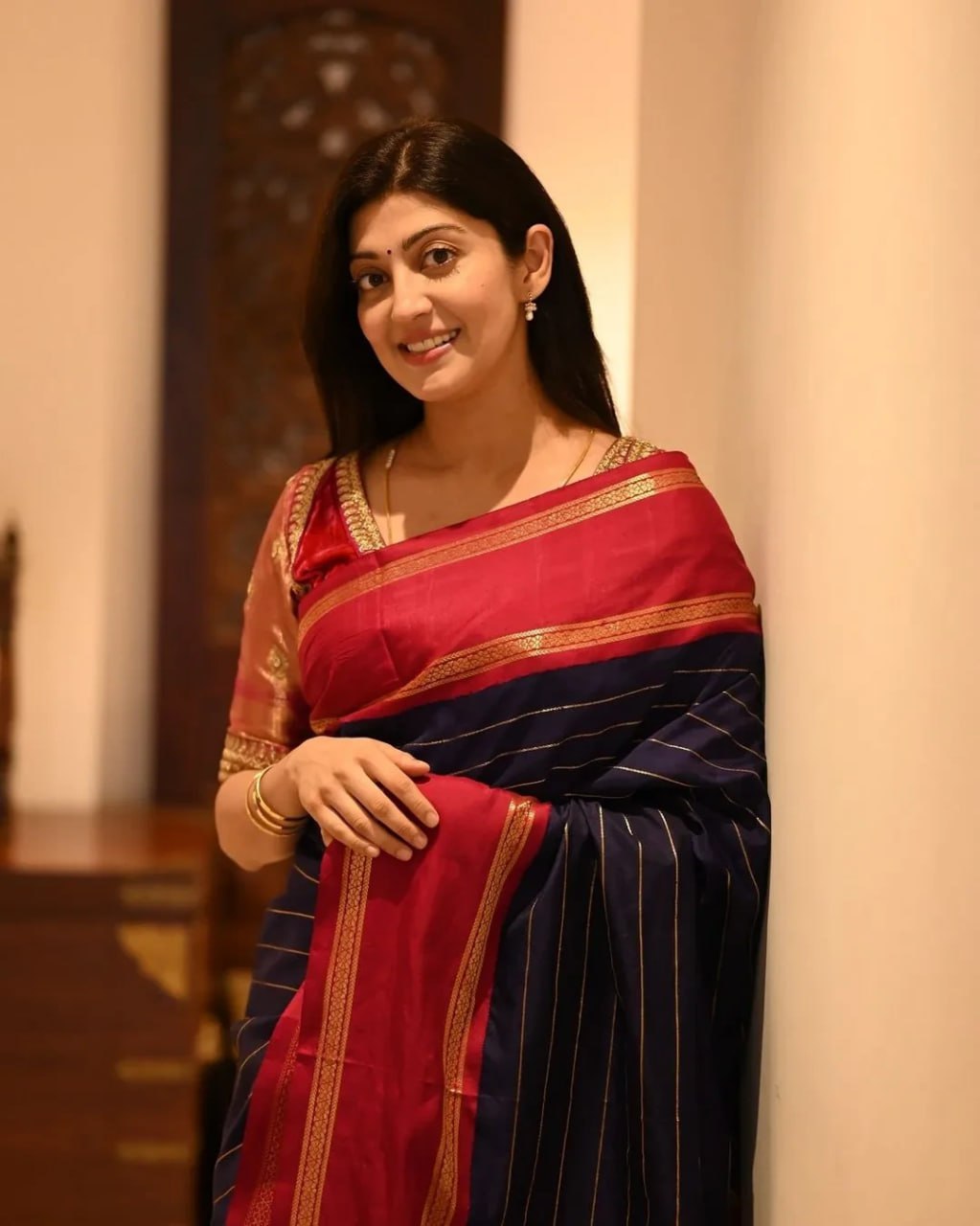 Blooming Red Cotton Silk Saree With Wonderful Blouse Piece