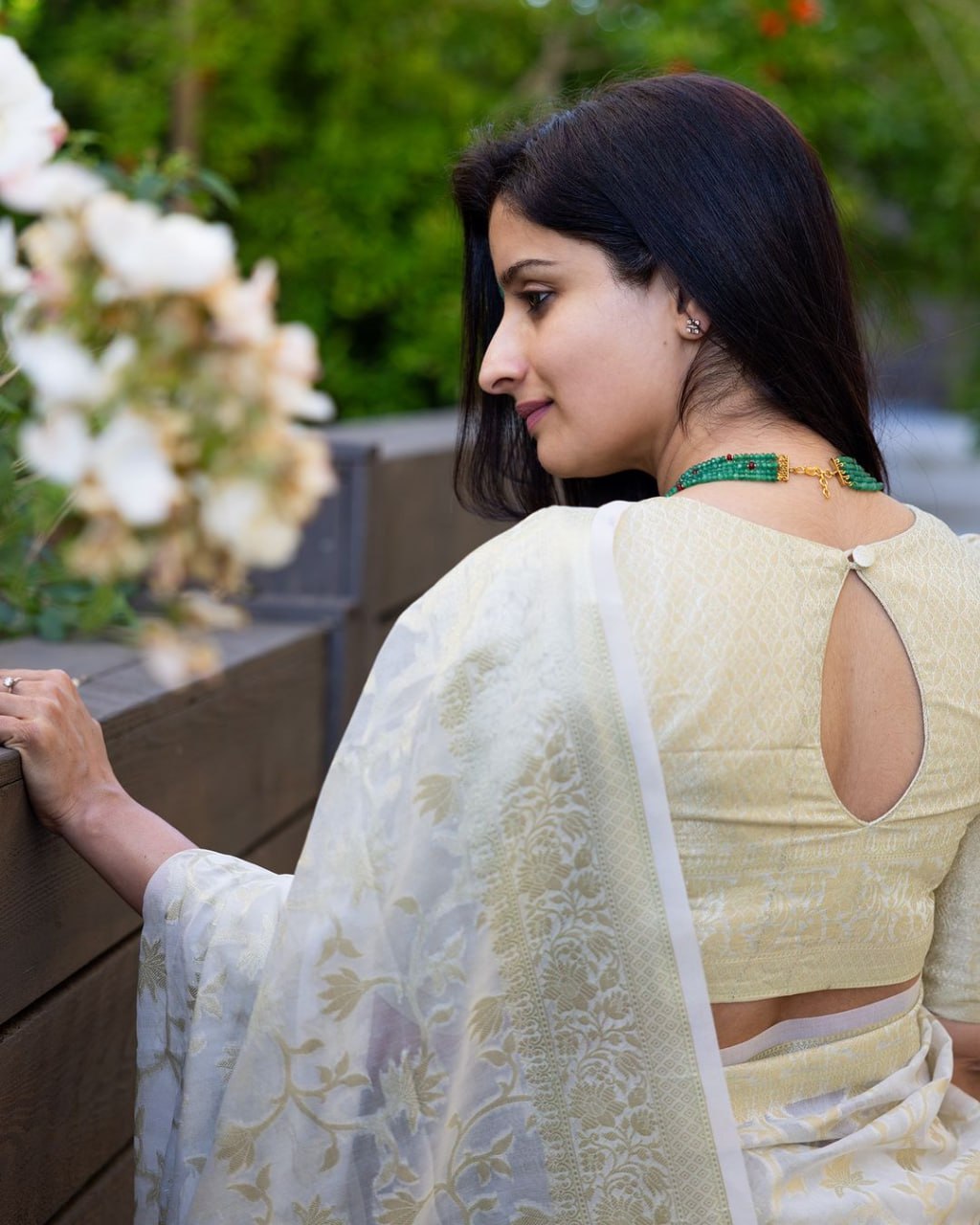Seraglio White Soft Silk Saree With Serendipity Blouse Piece