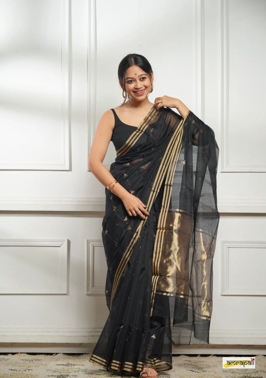Beauteous Black Soft Silk Saree With Twirling Blouse Piece